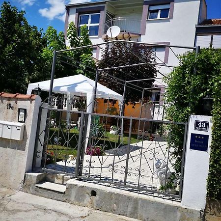 Apartmani Luis Kaštela Εξωτερικό φωτογραφία