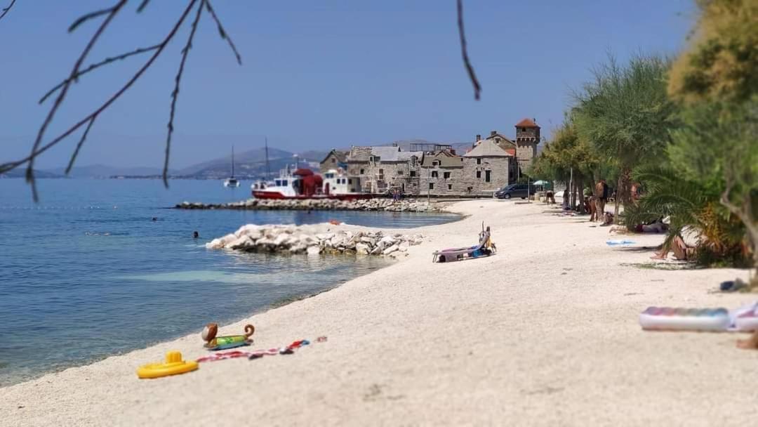Apartmani Luis Kaštela Εξωτερικό φωτογραφία