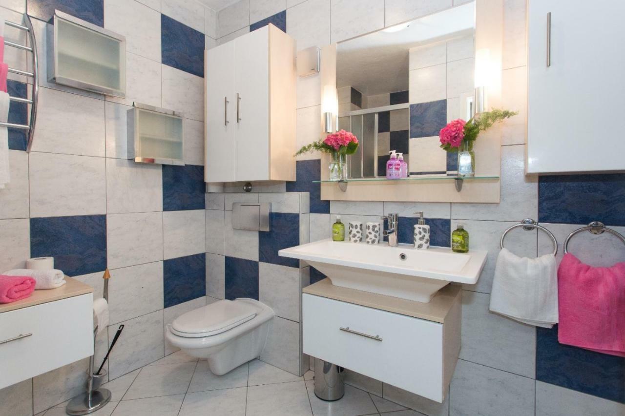 Apartmani Luis Kaštela Εξωτερικό φωτογραφία
