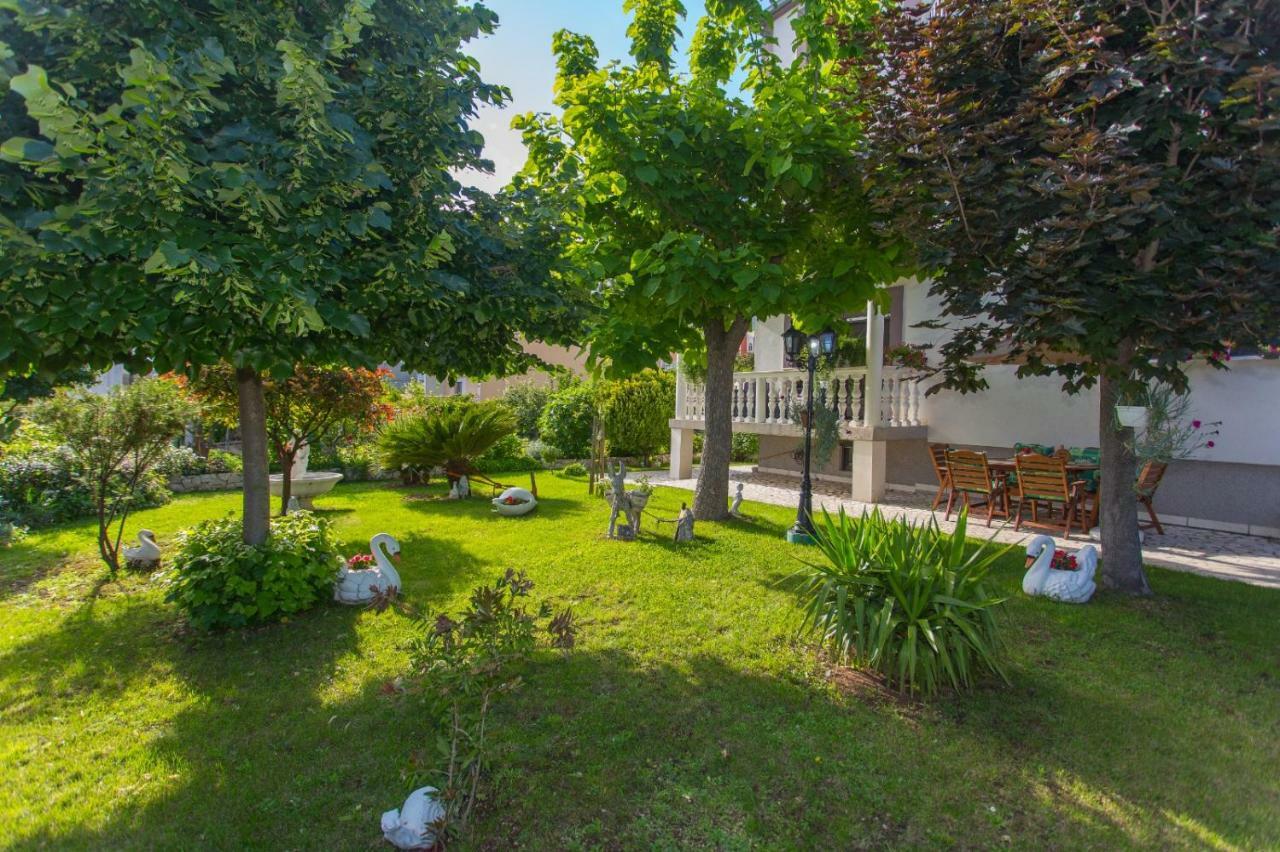 Apartmani Luis Kaštela Εξωτερικό φωτογραφία