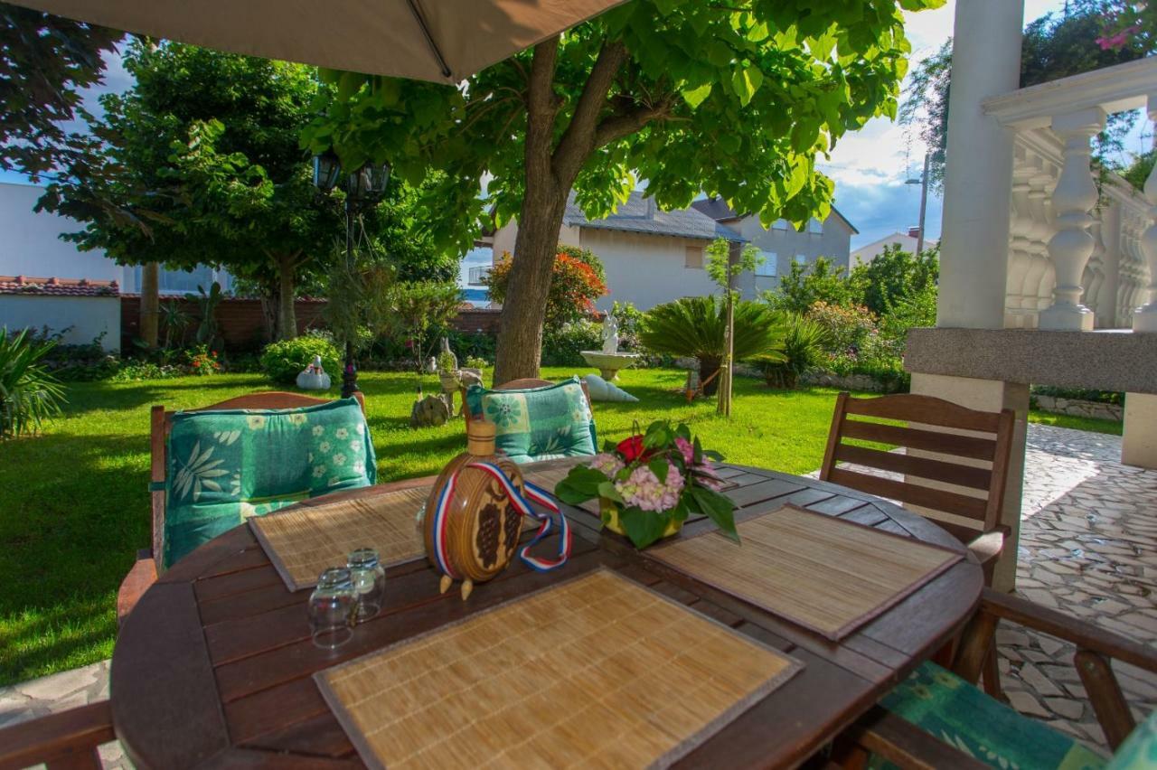 Apartmani Luis Kaštela Εξωτερικό φωτογραφία