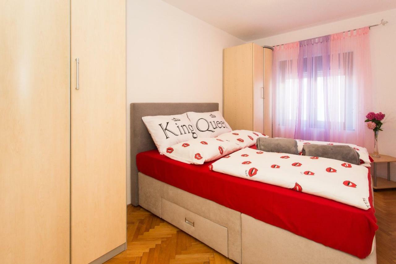 Apartmani Luis Kaštela Εξωτερικό φωτογραφία