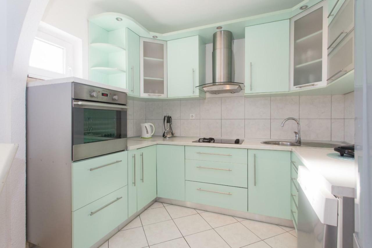 Apartmani Luis Kaštela Εξωτερικό φωτογραφία