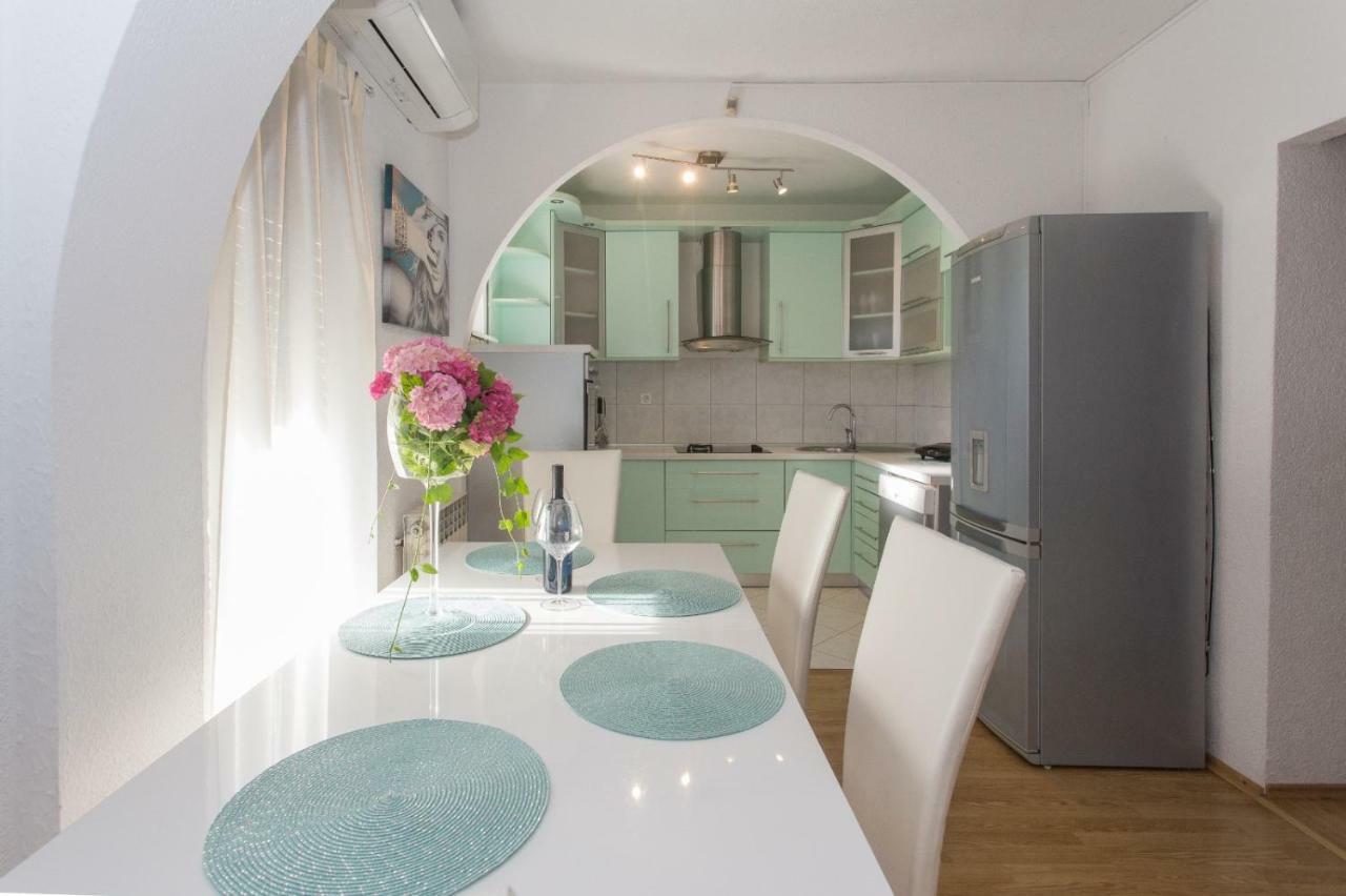 Apartmani Luis Kaštela Εξωτερικό φωτογραφία